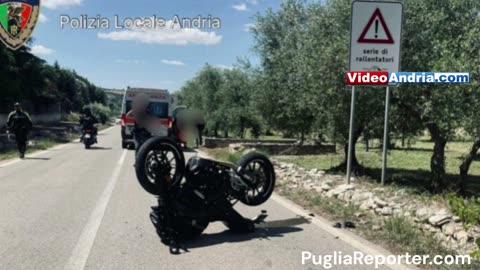 Incidente sulla Andria-Castel del Monte: violento schianto tra moto e auto con a bordo anziani