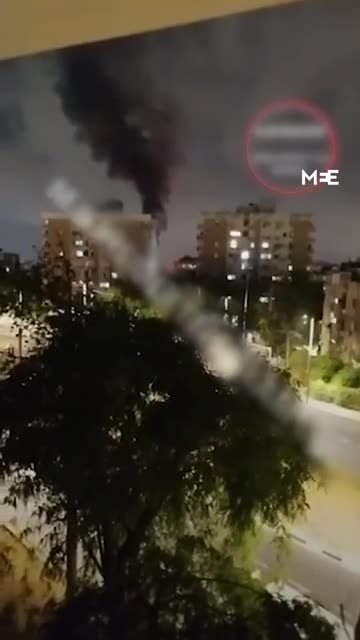 Fire errupts following Irans strike on Tel Aviv - Middle East Eye