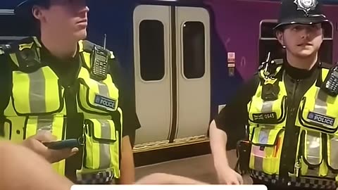 UK police thought this man was wearing Hulk Hogan fancy dress #uk #hulkhogan #britishhumor #laugh