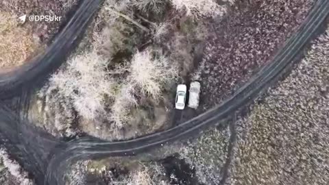 💥In the Kharkiv region, border guards used FPV drones to destroy three vehicles