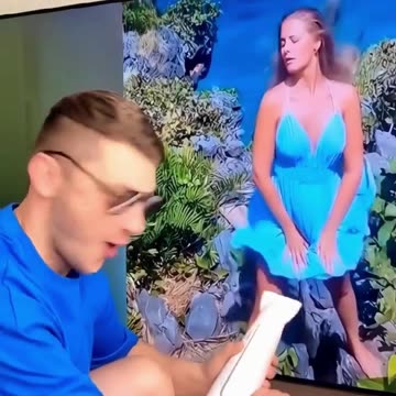 Hilarious Marilyn Monroe Skirt Scene Parody! Guy Uses Blower to Interact With TV Actress