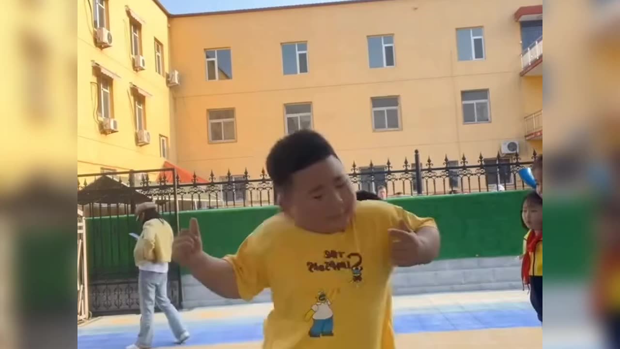 Super cool boy dancing - Little talent
