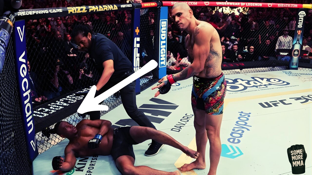 Alex Pereira SMASHES Jamahal Hill with an EPIC KNOCKOUT at UFC 300!