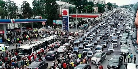 Rising prices, gasoline shortages in Russia turn into nationwide protests_ Drivers do not tolerate