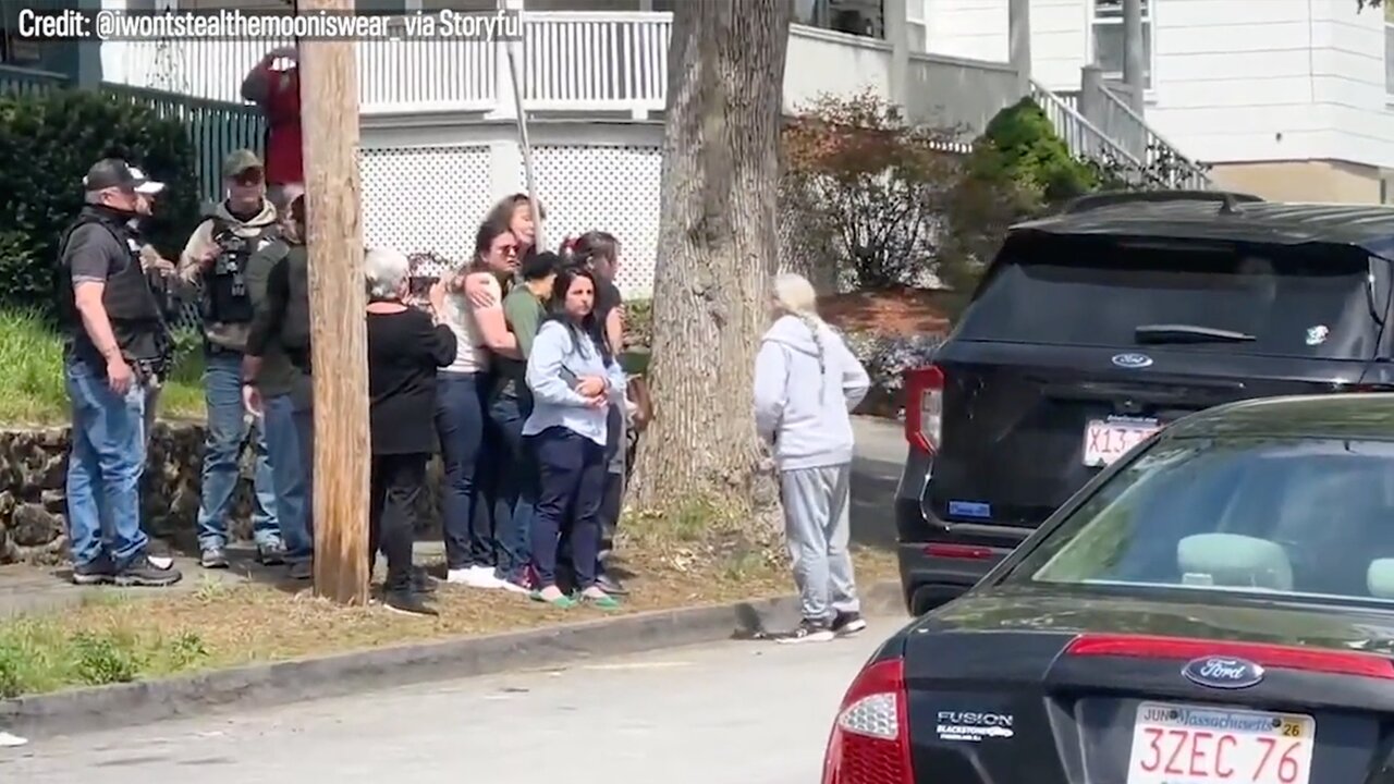 Two Arrested While Trying to Stop ICE from Detaining Mother and Newborn