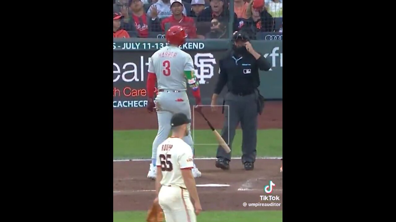 Phil Cuzzi's inconsistent strike zone. Philadelphia Phillies vs San Francisco Giants