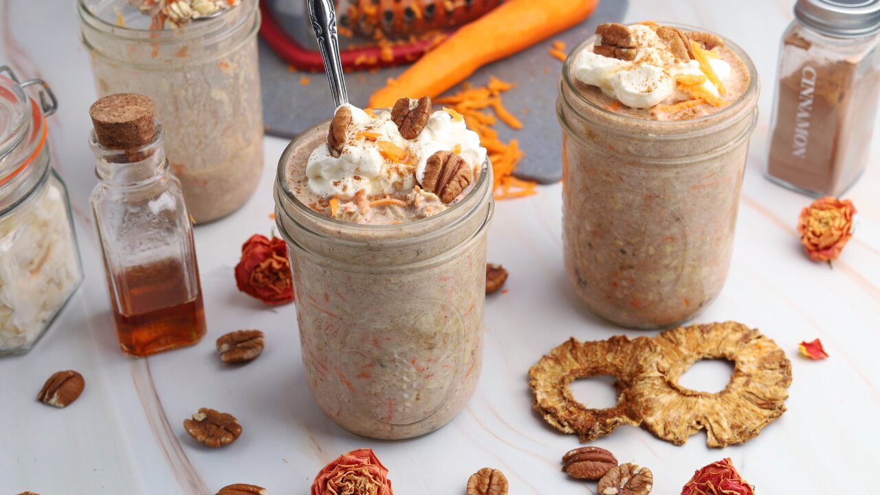 This Breakfast Tastes Like Dessert! Easy Carrot Cake Overnight Oats (Gluten free and Vegan)