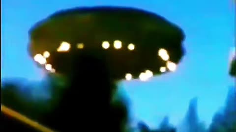 🤯👁️ Большое овальное НЛО предположительно не земной разработки! | TheTruthAbove