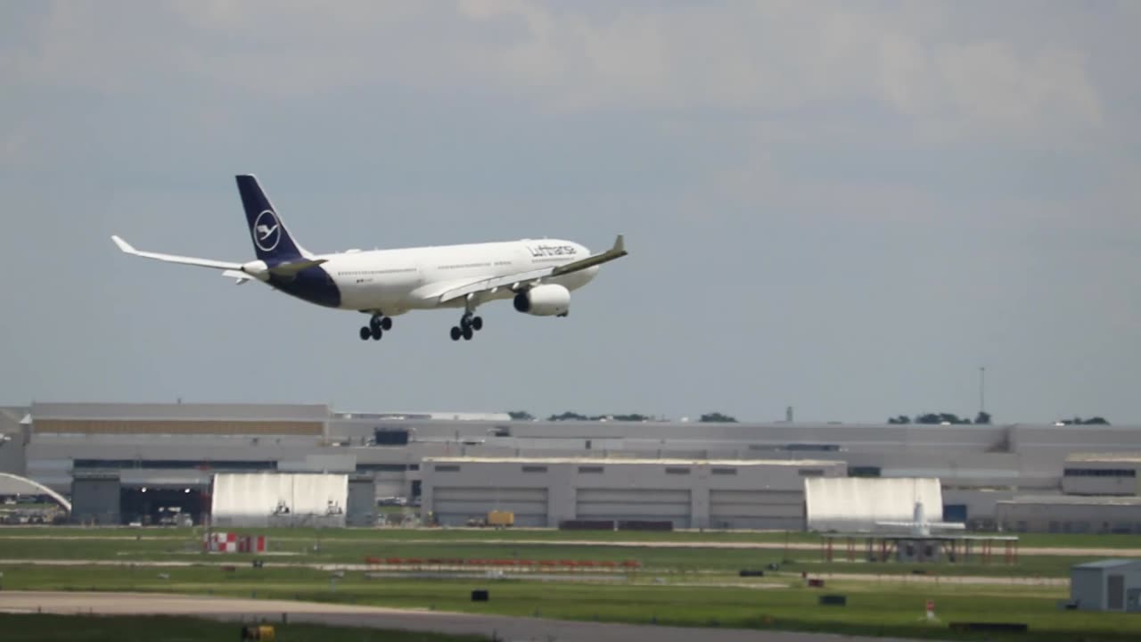 Airbus A330-300 operating as Lufthansa flight 448 arriving at St Louis Lambert Intl - STL 5/14/25