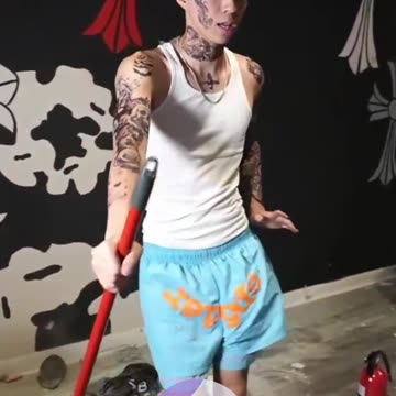 RayAsianBoy AKA Yen 50 Sings Feliz Navidad While Cleaning Rakai's Room 🎄🤣 We are still in July BTW