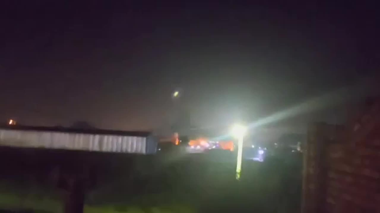 This video allegedly shows US airstrikes on Isfahan