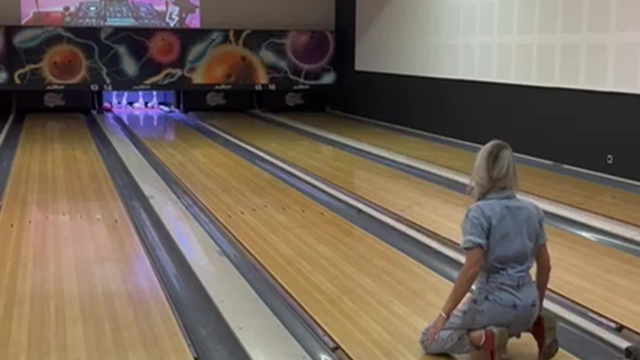 A Unique Bowling Technique Gets a Strike