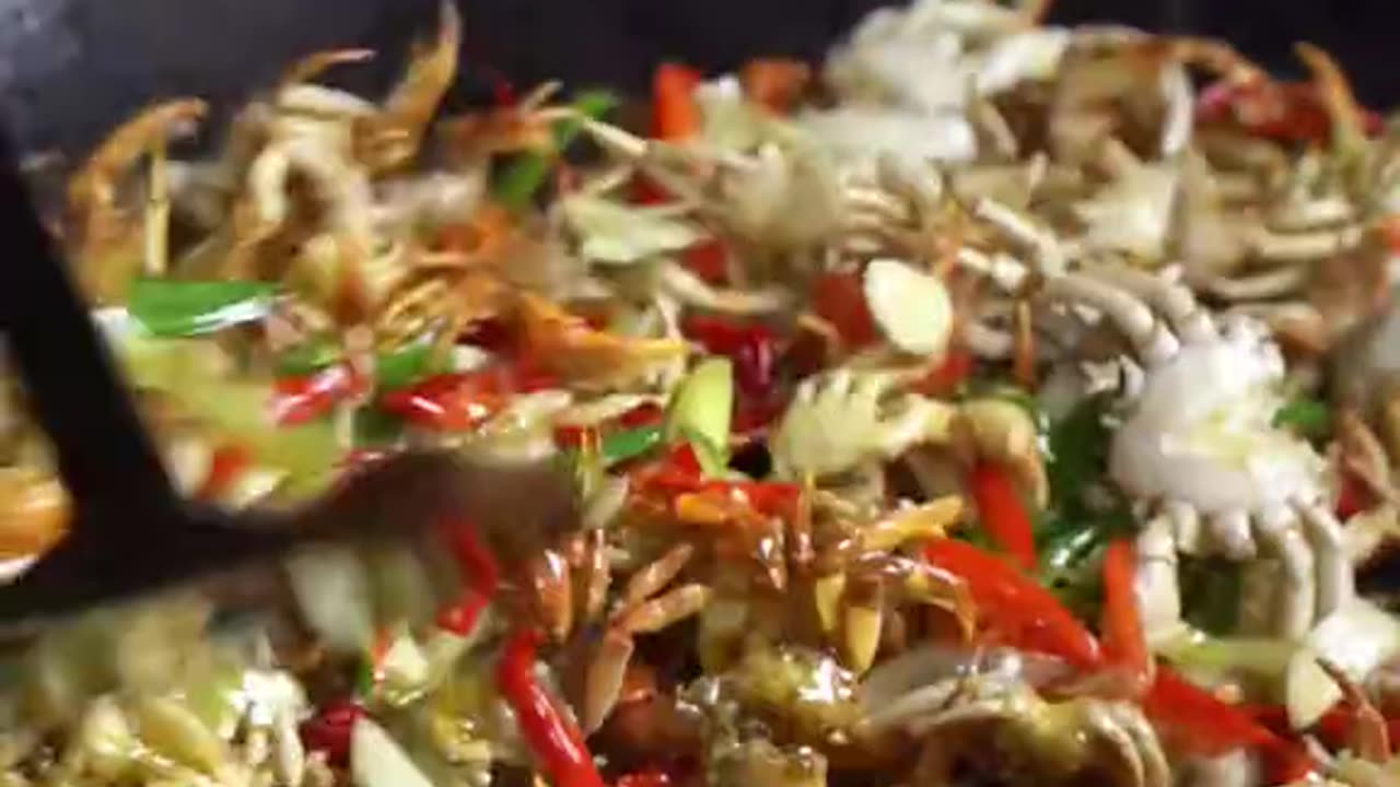 Cooking crab and fried fish