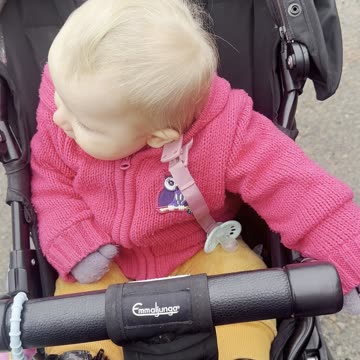 Big Sister Steals My Hat — Baby Kayla’s Funny Reaction 👒😂