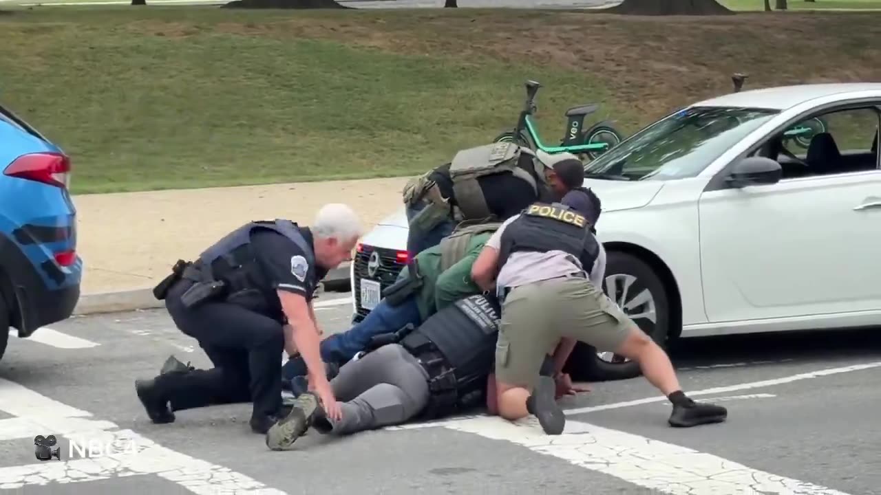 Obese Mexican screams in Spanish