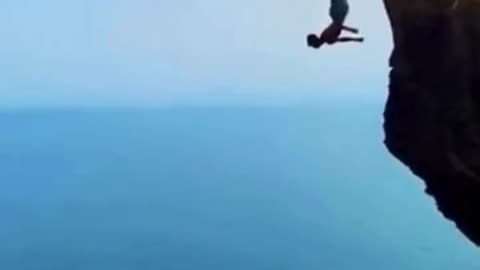 💋 What an Incredible Jump into the sea