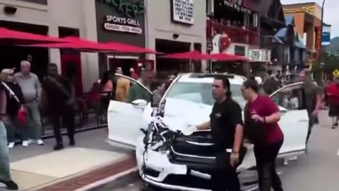 6 total people taken to hospital after serious crash in downtown Gatlinburg