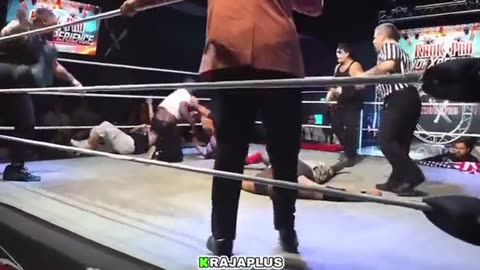 😲🥊 MMA Fighter Almost KILLS WWE Legend Braun Strowman! | FCN