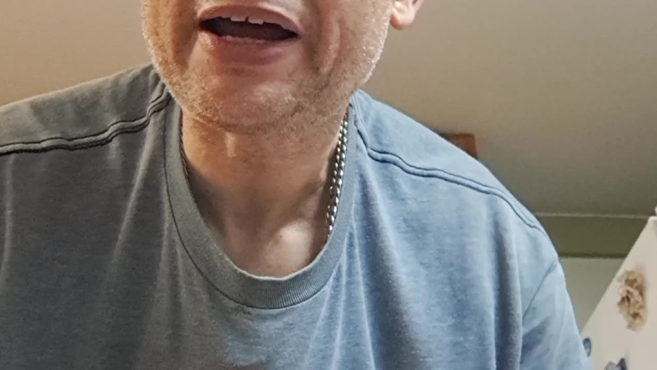 HOW TO LOOK YOUNG WITH BANANA SKIN