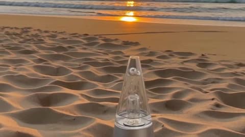 Yocan Black Celestial 2 at the Beach.