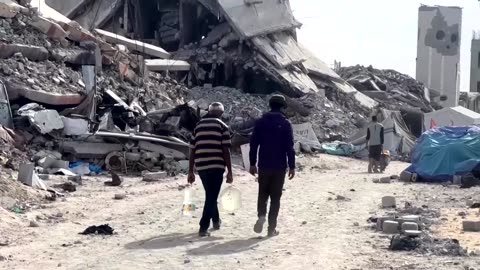 Hard to reach home for Palestinians near Gaza's 'yellow line'