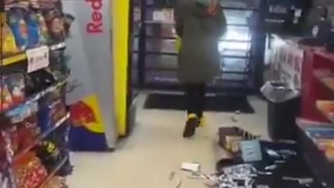 Karen shoplifter locked inside store till police arrive, trashes store while waiting