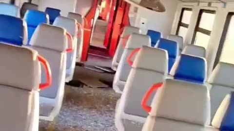 🤬 Ukrzaliznytsia train damaged by occupiers during strike on Poltava region.