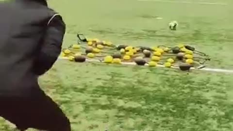 Das ist ein krasses Torwart Reaktions-Training❗️😳