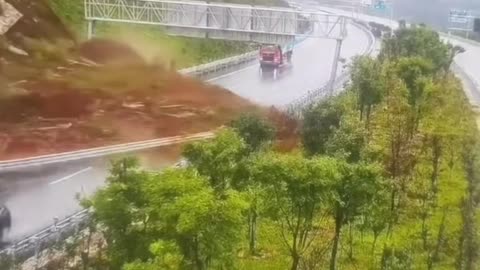 seconds before the landslide occurred