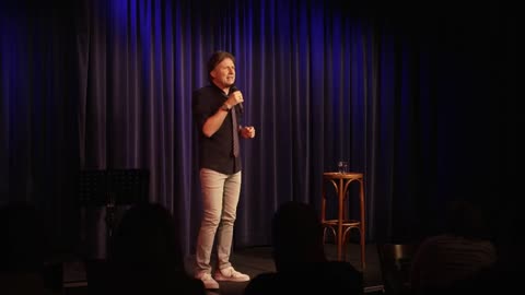 Comedian klatscht Elmar Theveßen! Der ÖRR ist voller „Experten“