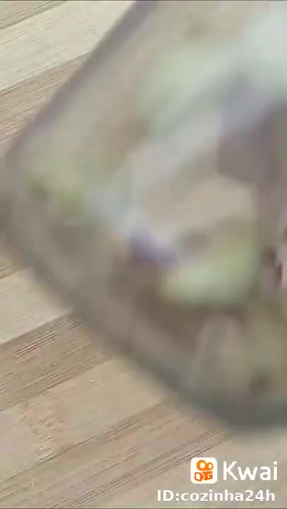 aprendendo a descascar alho diferente.mp4