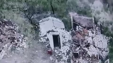 Ukrainian Marine Tosses Anti-Tank Mines into Basement Full of Russian Soldiers