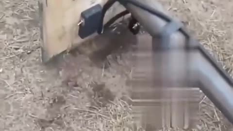 RUSSIAN SOLDIER FIRES A HOMEMADE PORTABLE LAUNCHER BUILD FROM SCRAPS