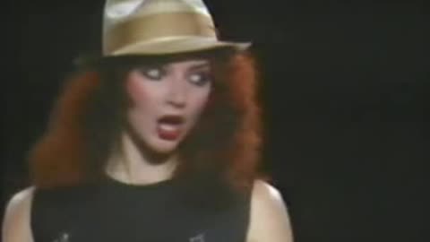 Kate Bush - Rolling The Ball