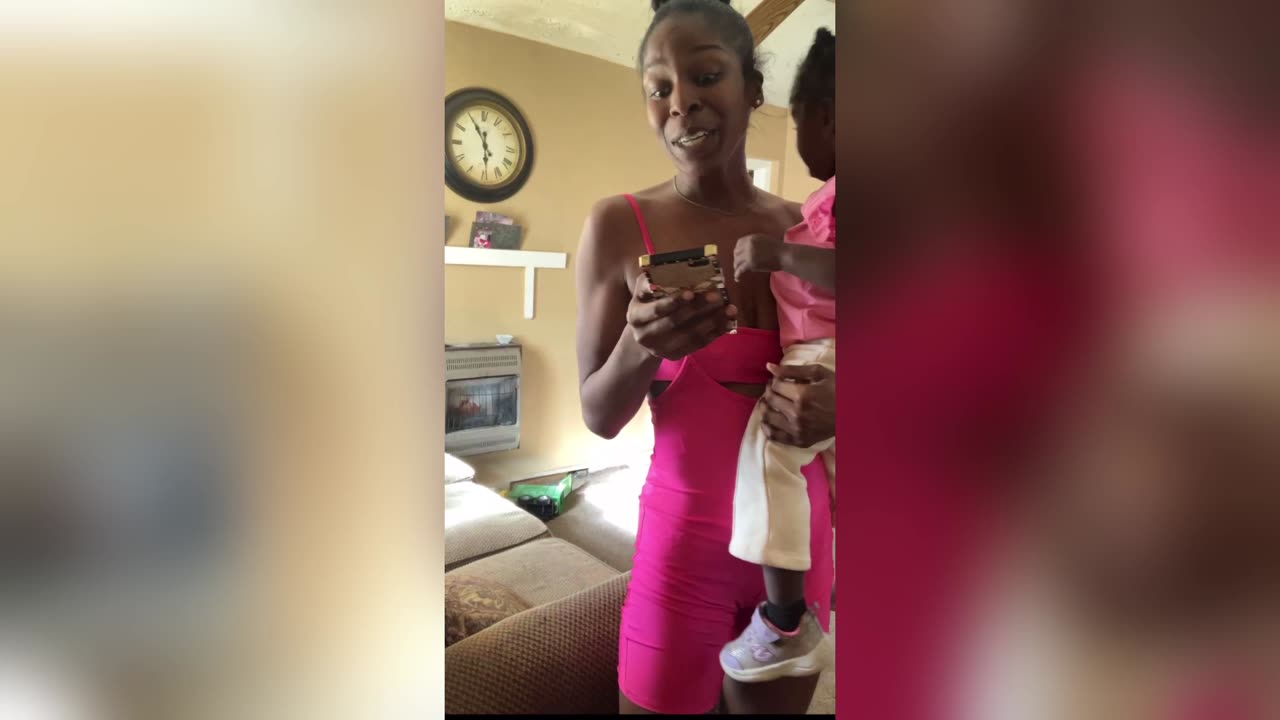 Star strips on live in front of her 2 yr old daughter