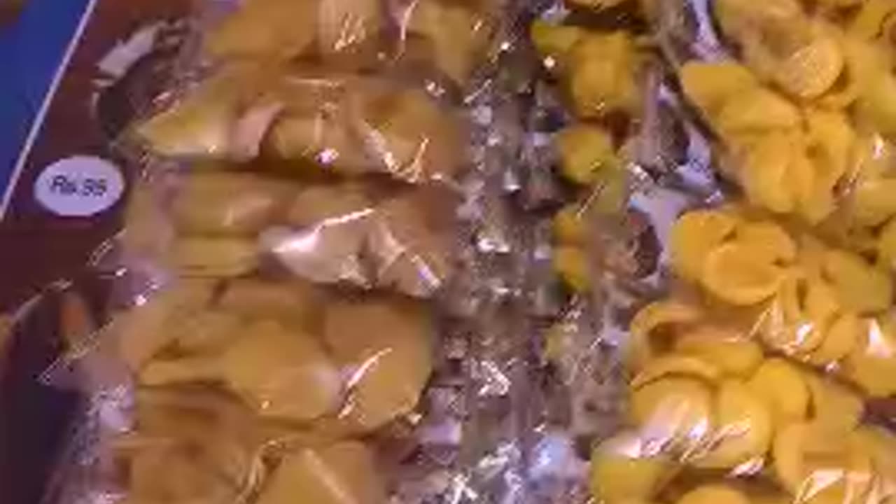 Fresh & Tasty Nimko & Dry Fruits 🥜🍿 #Shorts"ki