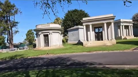 MERRY MAUSOLEUM! A Cryptmas Best of Mausoleum Tours Marathon! (25Dec2025) Crypt Door with Tony