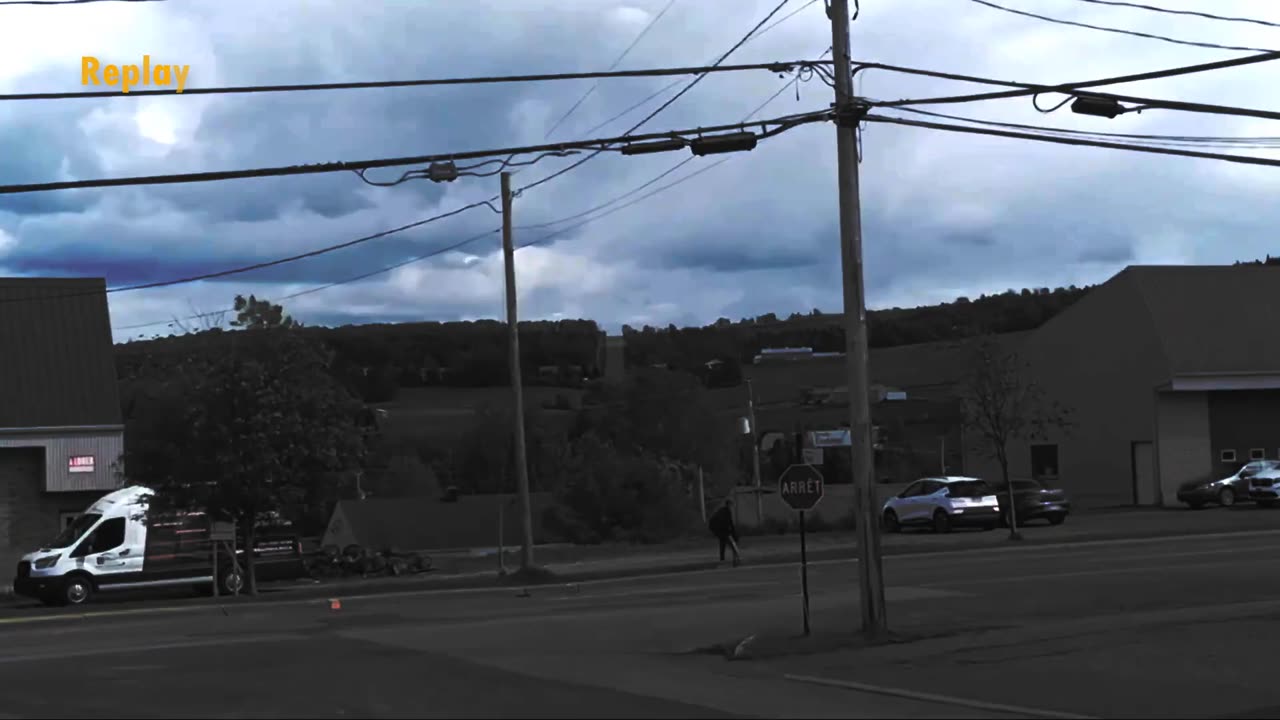 Images inexpliquées ! Un OVNI impressionnant aperçu en Russie