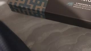 Unbox Jeremy razor