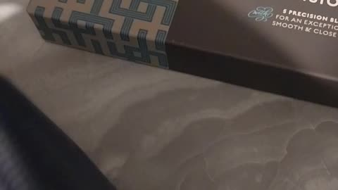 Unbox Jeremy razor