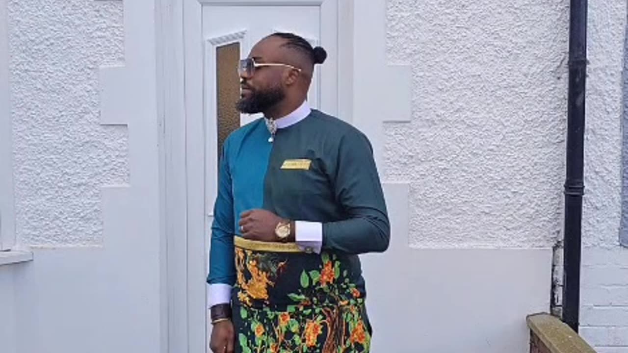 Bespoke clothiers. Omni Apparels. Let's style up ✂