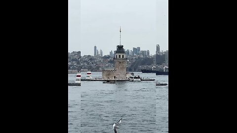 The fun of walking on a winter day is differentThe weather is very nice