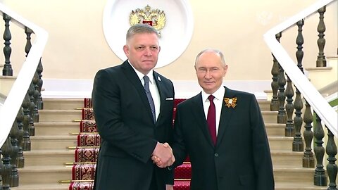Robert Fico s Putinem a Lukašenkem v Moskvě na oslavách 80. výročí vítězství nad fašismem!