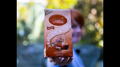 Lindt Lindor Tiramisu Chocolate Review