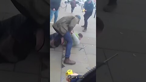 Gang raid phone store as police lay in wait - Chippenham, Wiltshire, England