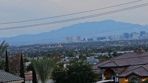 Did you SEE tonight's HAZY Las Vegas sunset? Check THIS out! 09.17.2025 #follow #lasvegas #gaming