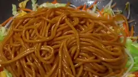 Breaking: EASY CHOW MEIN RECIPE, AKA CHINESE FRIED NOODLES #recipe #cooking #cho
