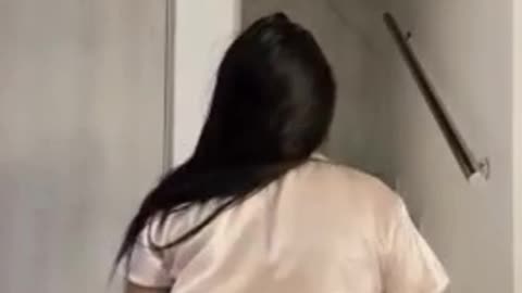 🔥🔥🔥A young hot girl shakes her big sexy ass🔥🔥🔥