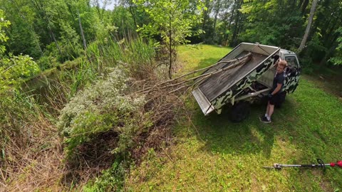 Mini-Truck (SE08 EP11) More Pond cleanup, a few bears, doe with fawn, gift from subscriber.