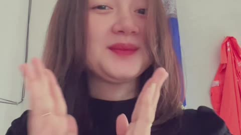 "Cute Girl Dancing to Viral TikTok Trend 💃✨"